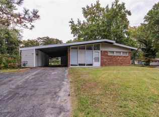 8401 Chalons Ct, Saint Louis, MO 63134