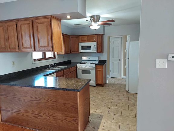 4th image of 4733 Ivy St