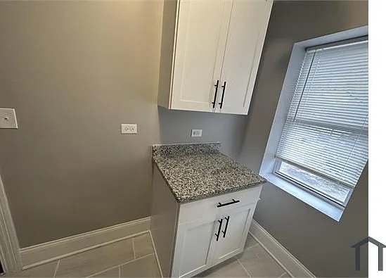 2 bed, $1,686 — Photo 3