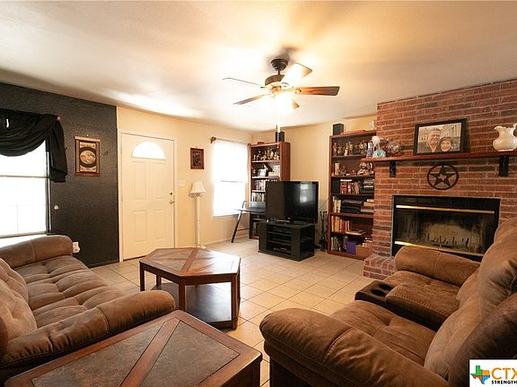 3rd image of 643 Deerwood Ln