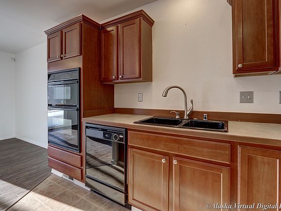 3rd image of 16514 Baird Cir