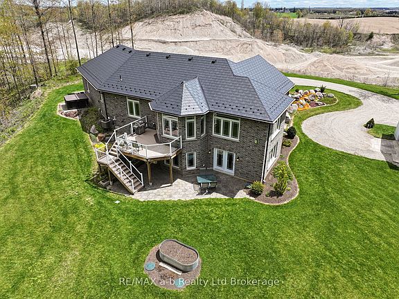 4th image of 1840 Manser Rd