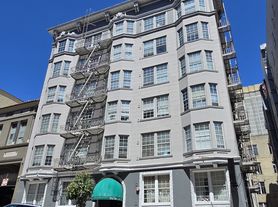 520 Taylor, 205