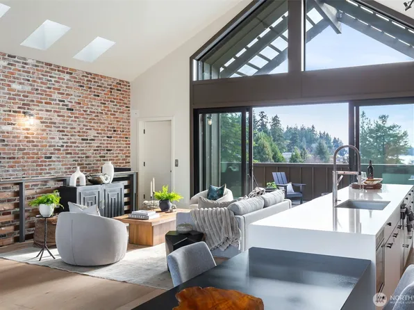 4566 Flying Goat Avenue NE #C220, Bainbridge Island, WA 98110