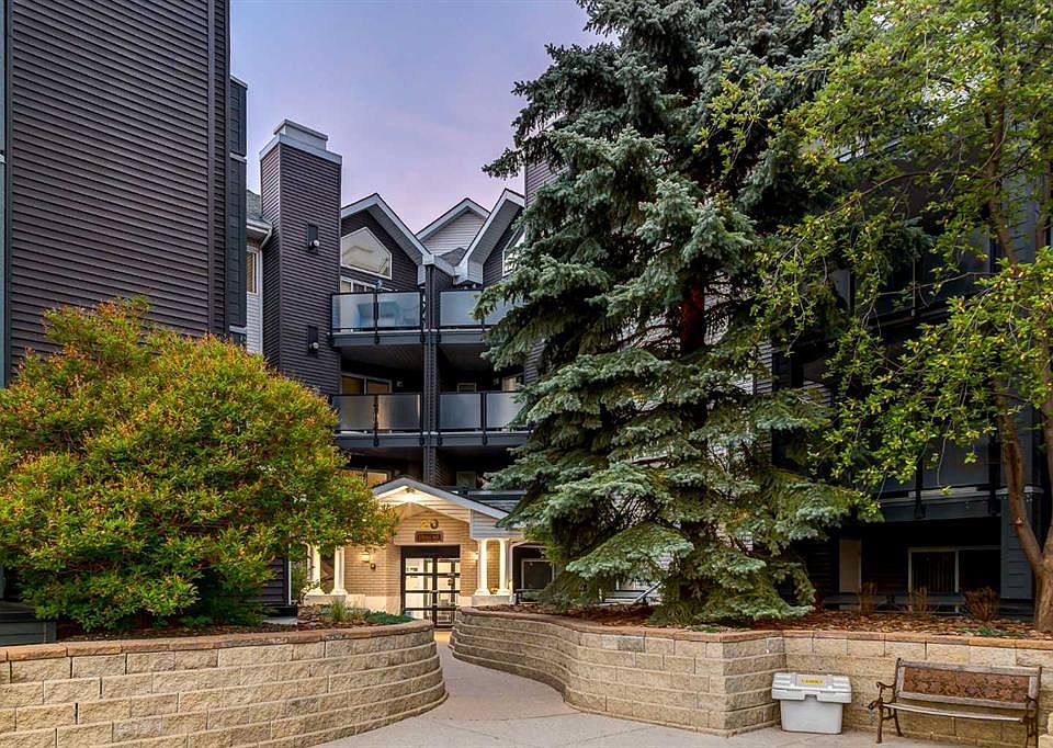 1st image of 20 W Sierra Morena Mews SW #118