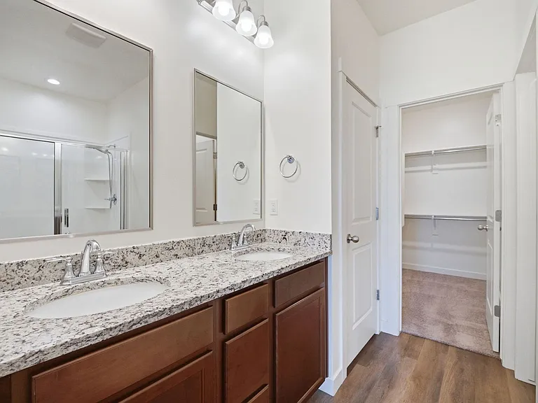 394 W Parkway Dr — Photo 15