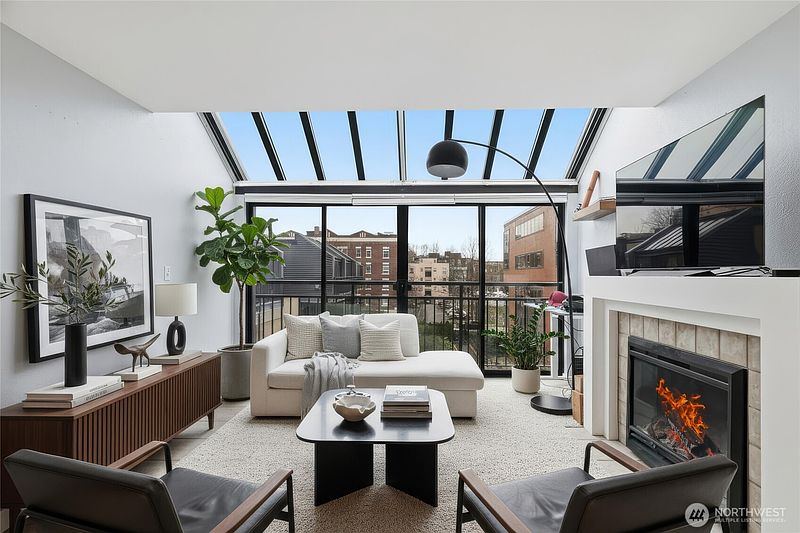 5th image of 275 W Roy Street #412