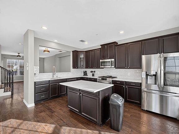 4th image of 7880 Oxer Dr