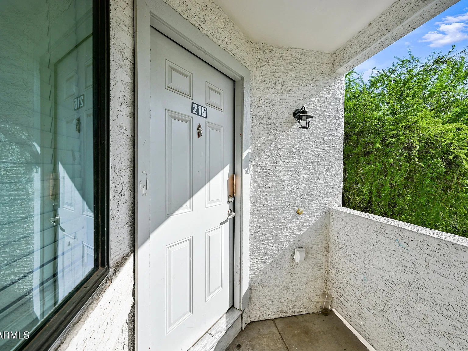3 bed, 2.0 bath, 1161 sqft, $1,299 — Photo 2