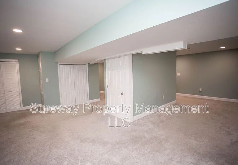 1 Tweentown Close — Photo 36