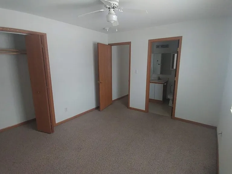 1107 Regent Dr — Photo 9