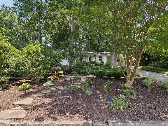 4th image of 2478 Tanglewood Rd