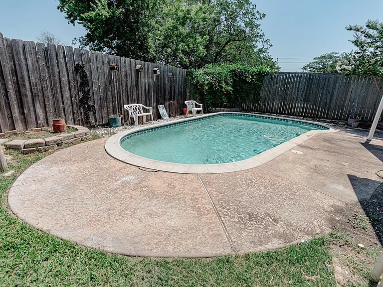 2027 Lucerne Cir — Photo 37