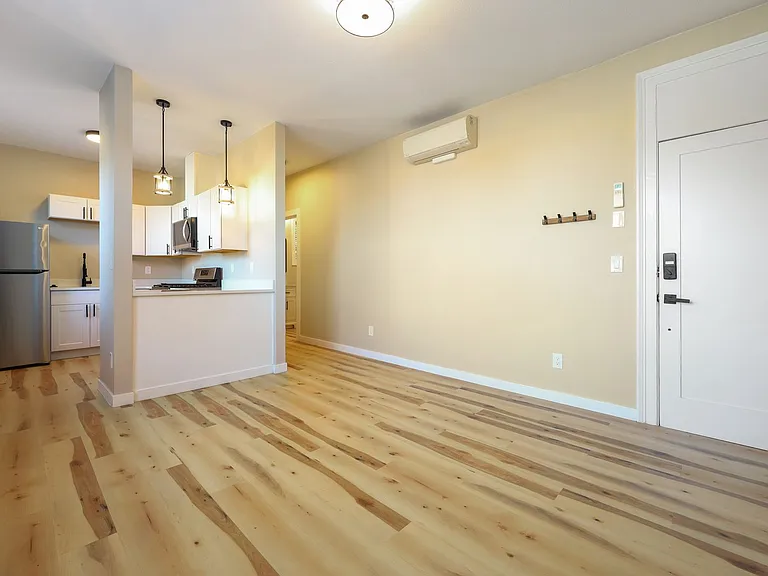 Sunnymot Apartments — Photo 2