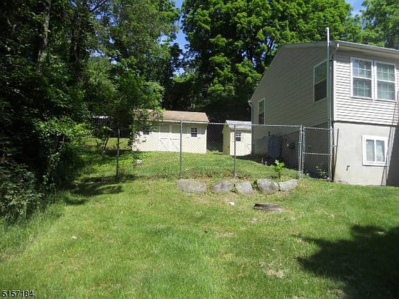 5th image of 70 Arrowhead Dr
