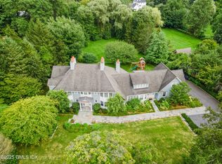 2 Sparrow Ln, Greenwich, CT 06830