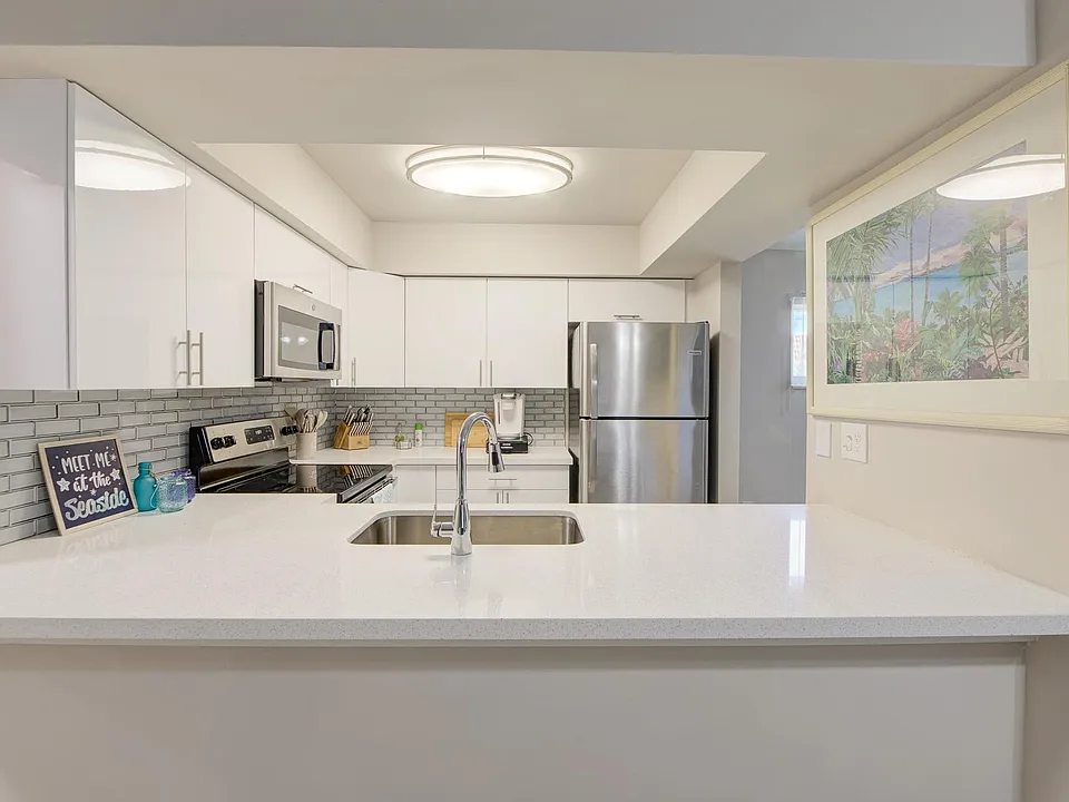 902 E Palm Ave #3