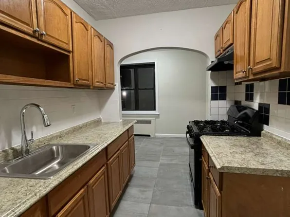 29 Van Velsor Pl #2L, Newark, NJ 07112