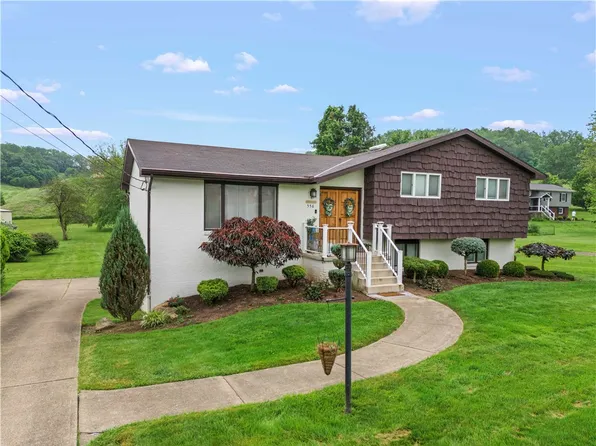 556 Country Club Rd S, Washington, PA 15301
