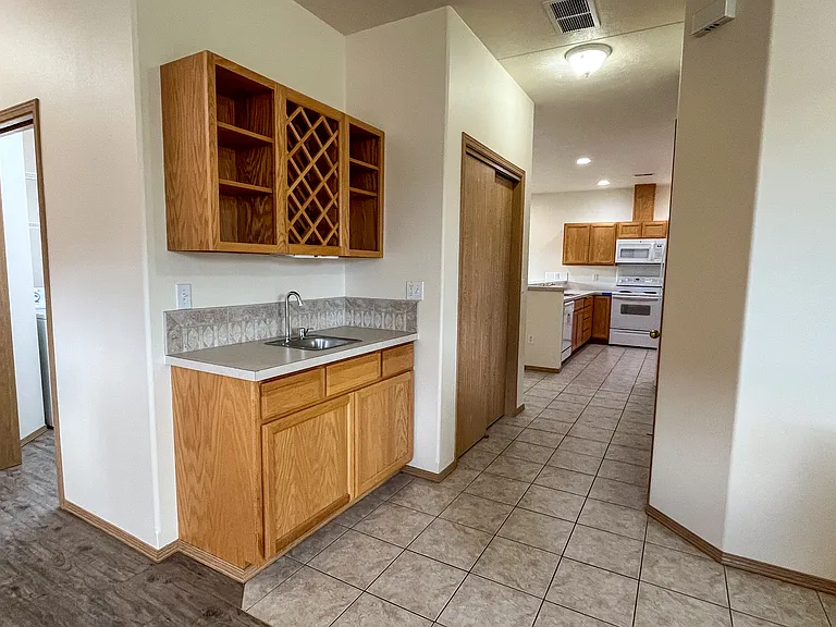 7519 N Perry St — Photo 6