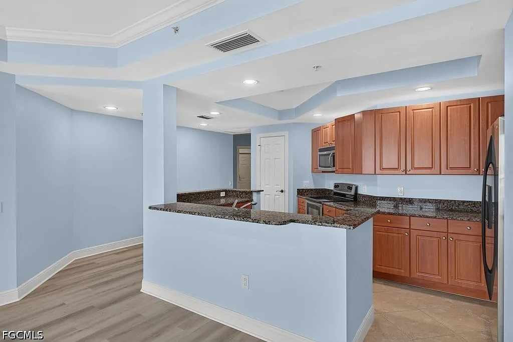 3 bed, 2.0 bath, 1408 sqft, $2,750 — Photo 2