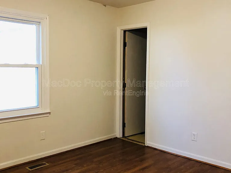 11001 Westminster Ct — Photo 13