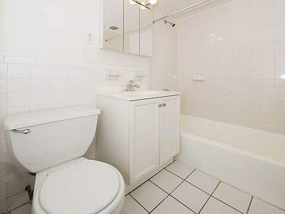 5th image of 342 E 55th St APT 2D