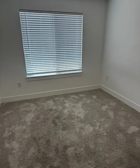 619 NE Oak Ridge Dr — Photo 12