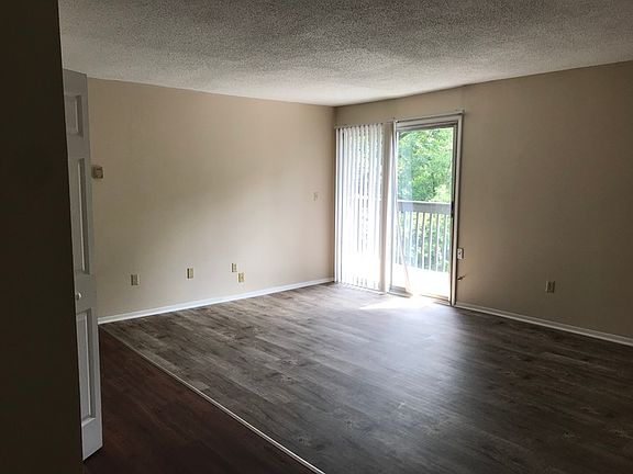 3rd image of 302 Dunlap Ave APT 24
