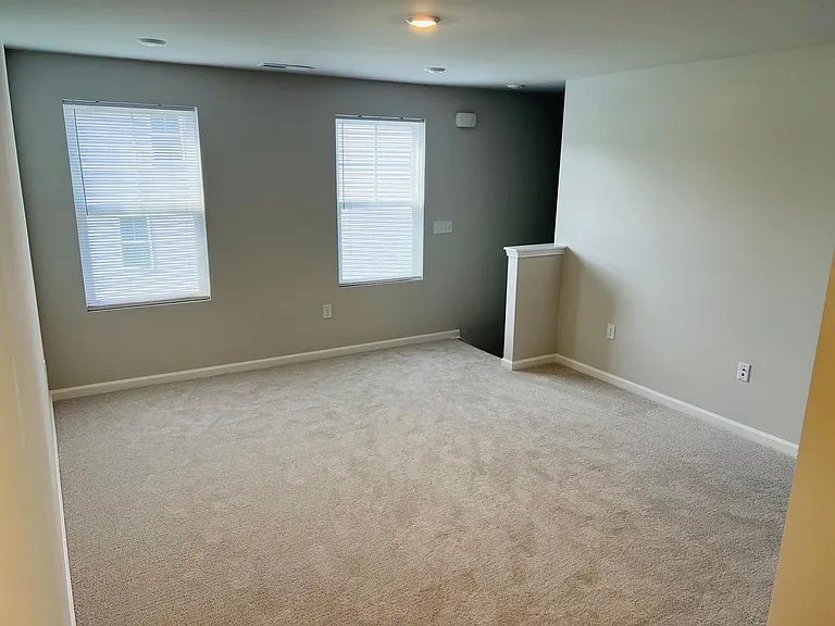 1009 Aberleigh Ln — Photo 7