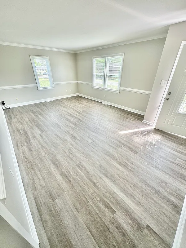 5 bed, 3.0 bath, 2000 sqft, $2,650 — Photo 3