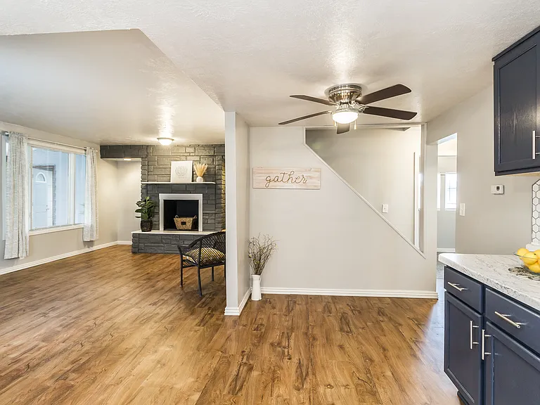 1324 W Sioux St — Photo 5