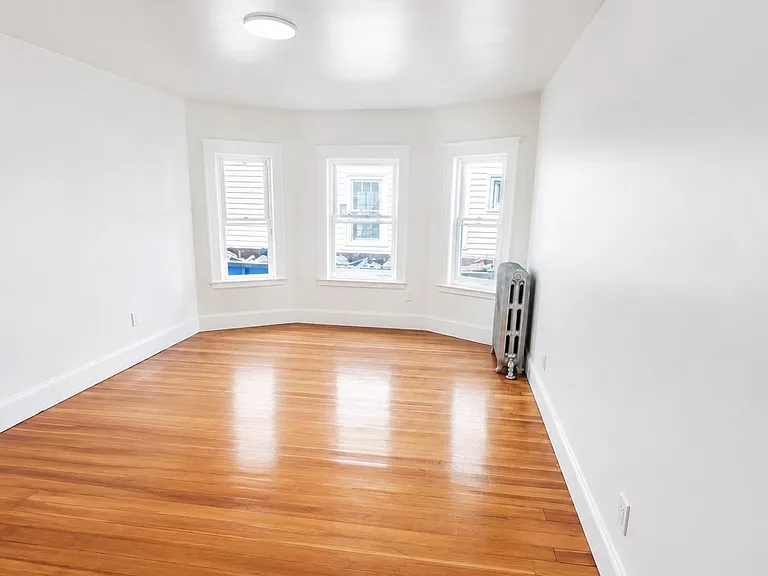 17-19 Lowe St #1 — Photo 5