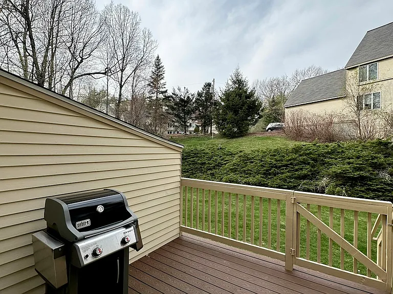 14 Westminster Dr — Photo 25