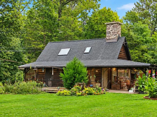 1154 Park Rd, Elverson, PA 19520