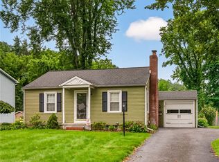 7 Barratt Pl, Fairport, NY 14450
