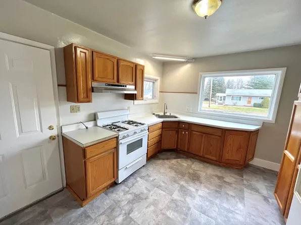 2650 E 38th St, Erie, PA 16510