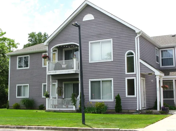 712 Birchwood Park Drive, Middle Island, NY 11953