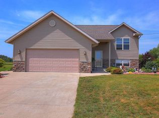 11445 84th Ave, Allendale, MI 49401