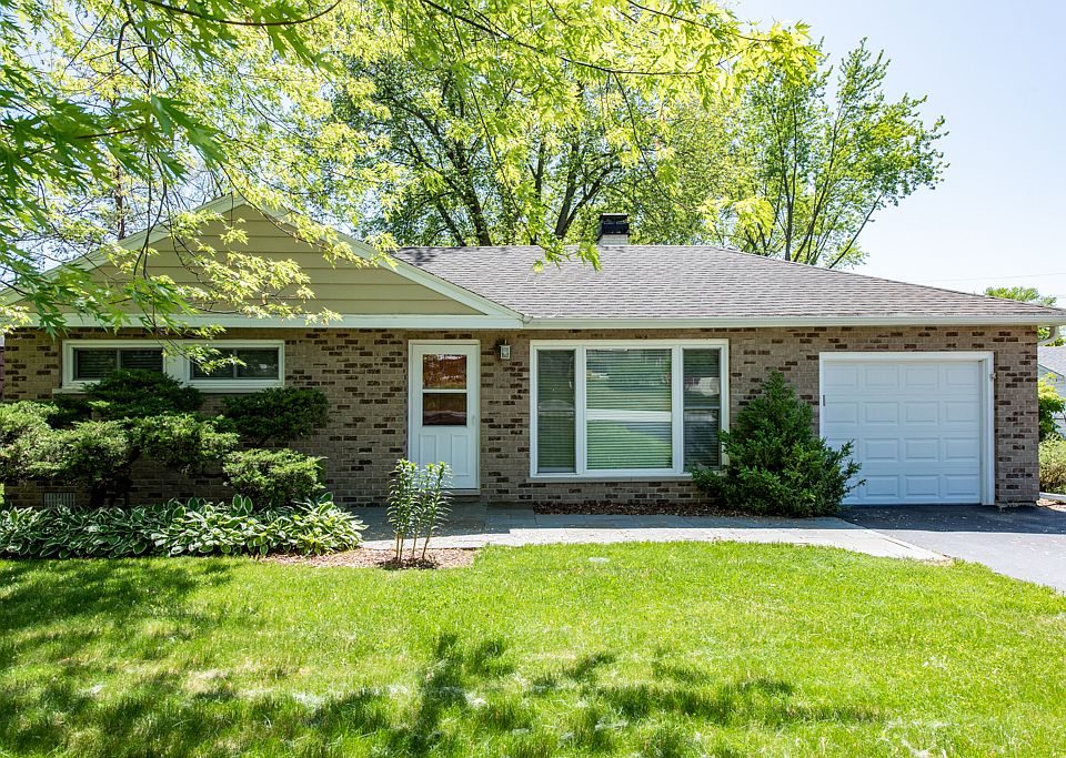 1st image of 466 Birchwood Dr