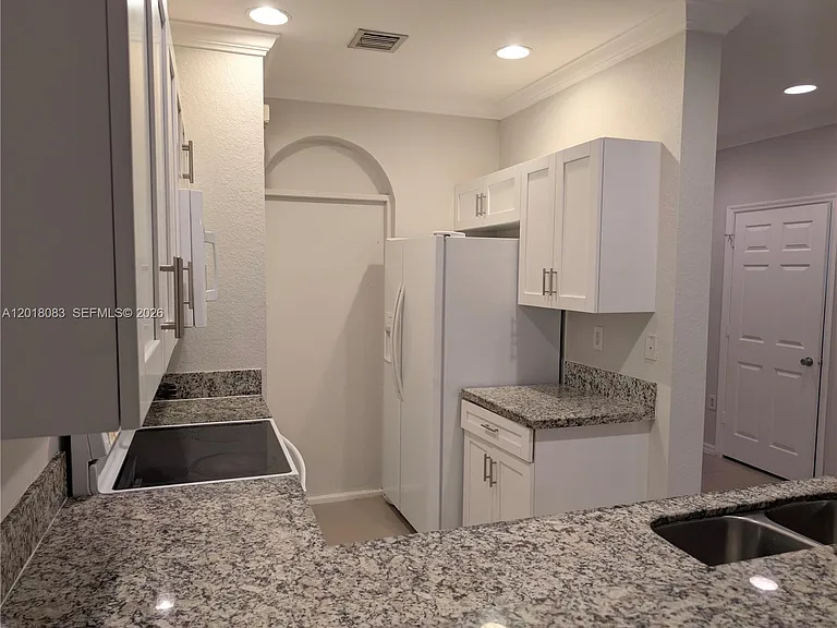 6009 SW 19th St #6009 — Photo 7