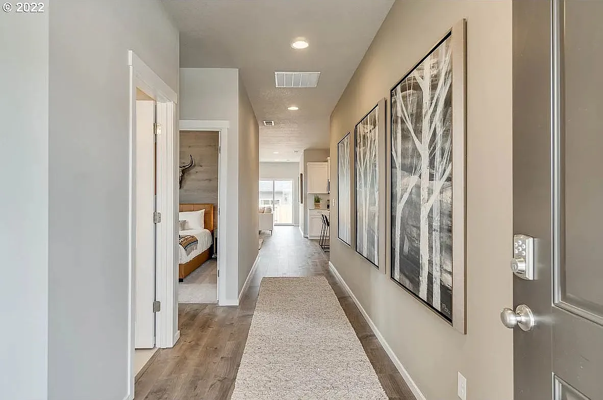 3 bed, 1435 sqft, $2,595 — Photo 3