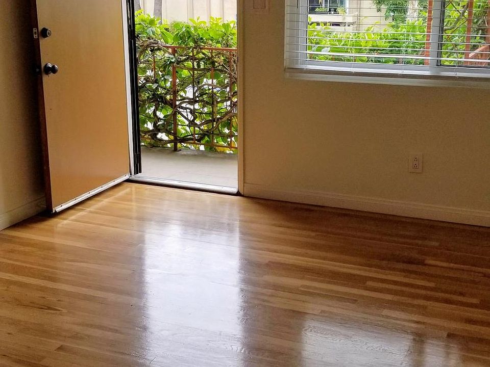 1st image of 3161 Lincoln Ave
