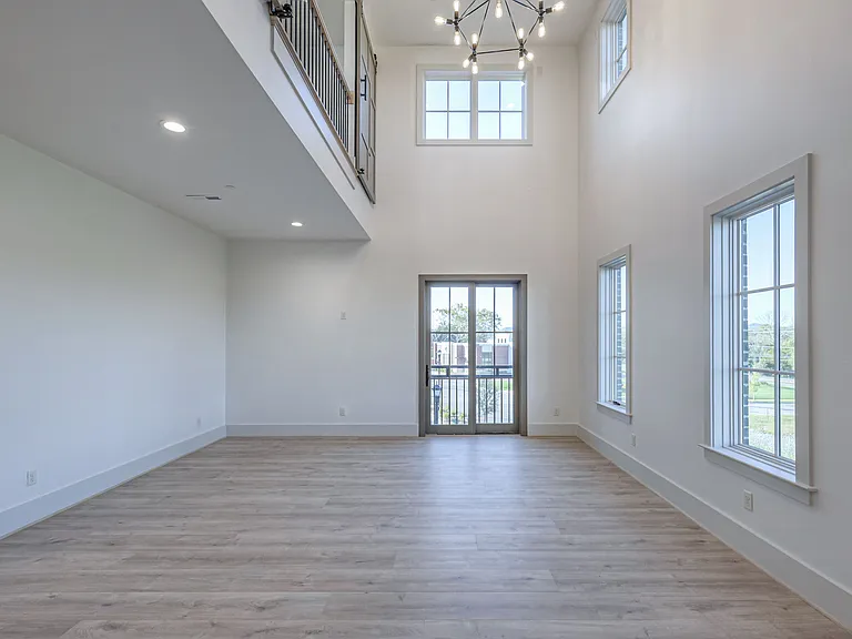 1025 Southwalk Dr — Photo 20