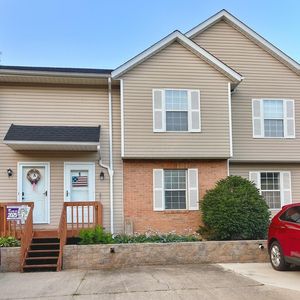 1239 Pineview Trl APT B, Newark, OH, 43055