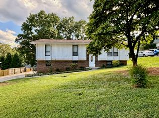 816 N Valley Wood Cir, Hixson, TN 37343