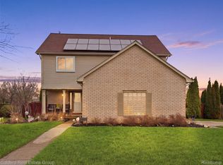 29011 Oakmont Dr, Chesterfield, MI 48051