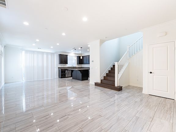 5th image of 14519 Marquette Ave
