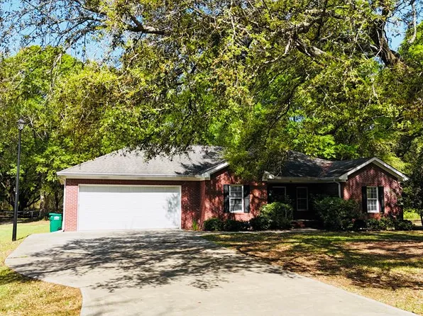 214 Churchill Cir, Leesburg, GA 31763