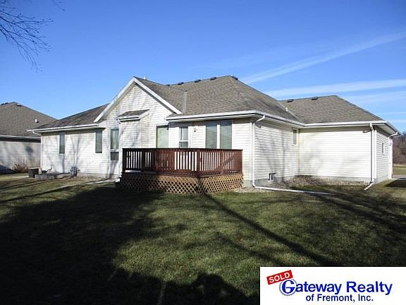 3rd image of 1545 Woods Dr